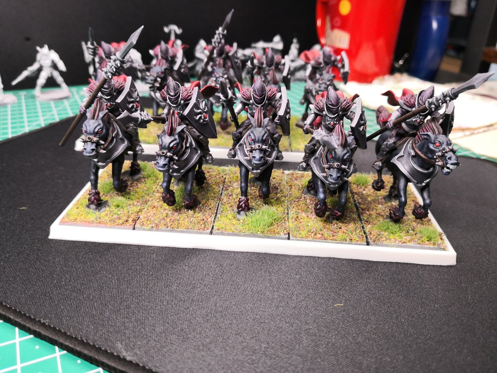 Cavalerie fantasy sombre imprimée et peinte